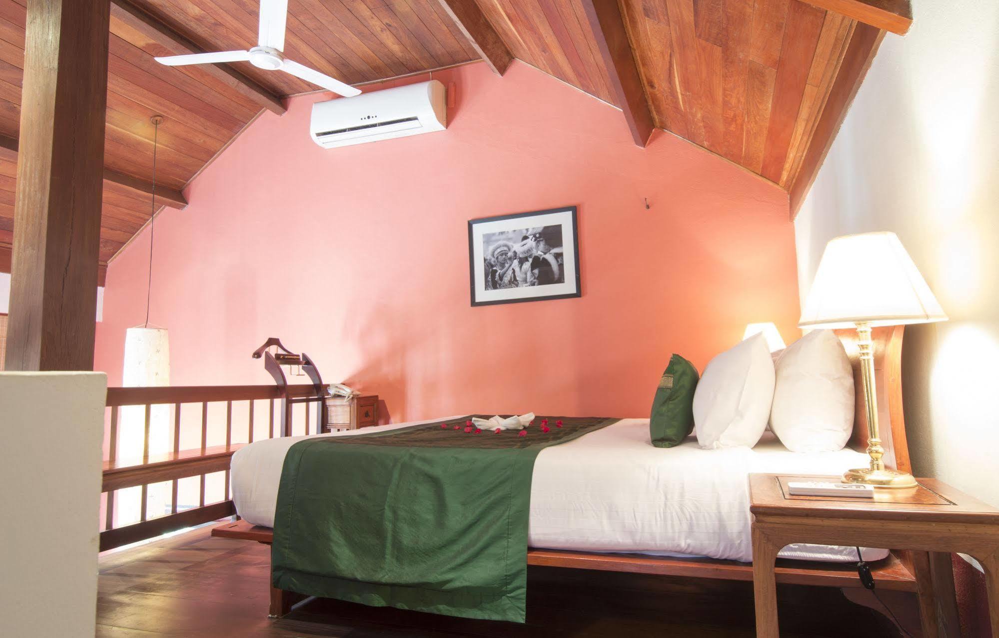 The Belle Rive Boutique Hotel Luang Prabang Esterno foto